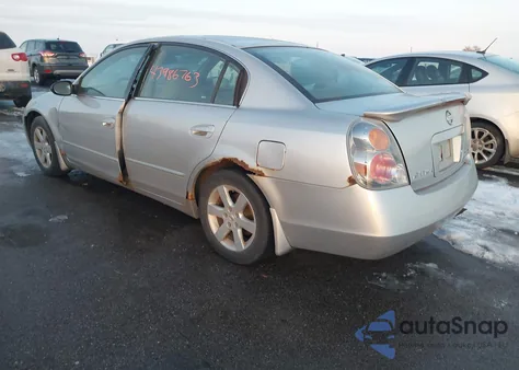 2002 Nissan Altima 2.5 S from USA, damaged, VIN 1N4AL11E52C267184